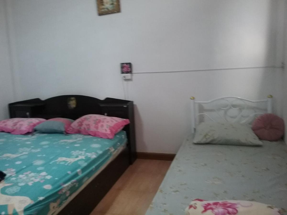 Danee Hostel Банкок Екстериор снимка