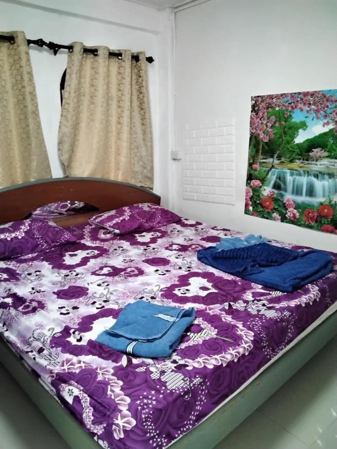 Danee Hostel Банкок Екстериор снимка