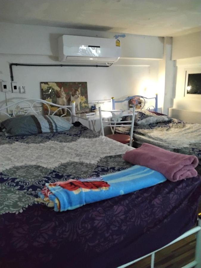 Danee Hostel Банкок Екстериор снимка