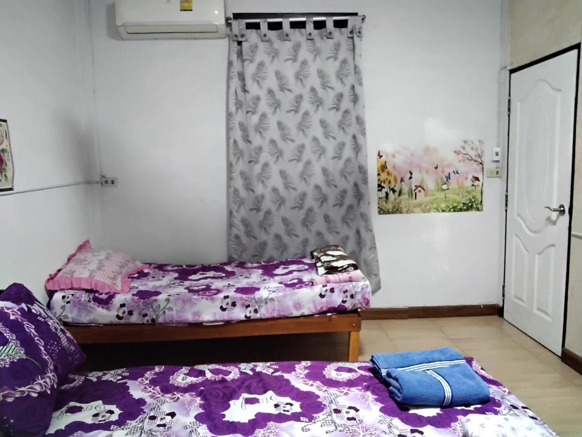 Danee Hostel Банкок Екстериор снимка