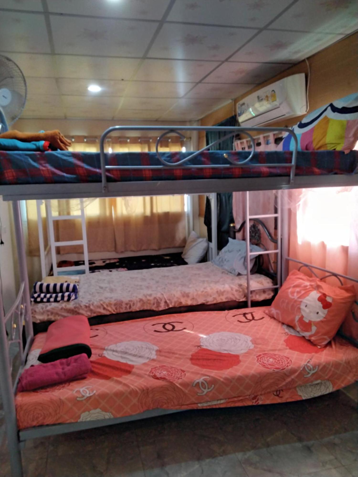 Danee Hostel Банкок Екстериор снимка