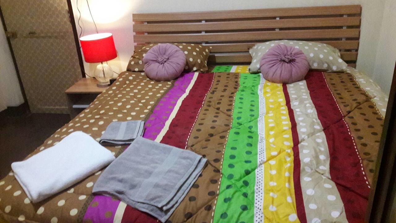 Danee Hostel Банкок Екстериор снимка